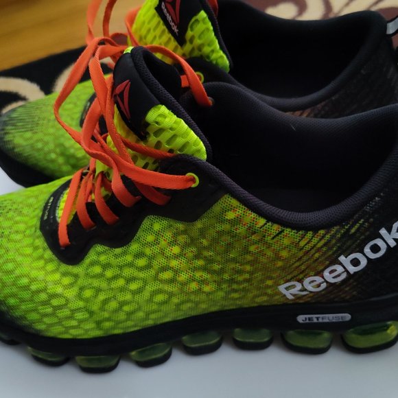 Men's Reebok size 9.5 - Picture 4 of 5